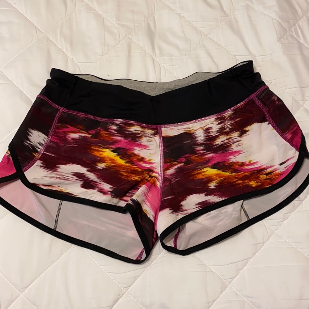 Lulu Lemon Speed up short size 8